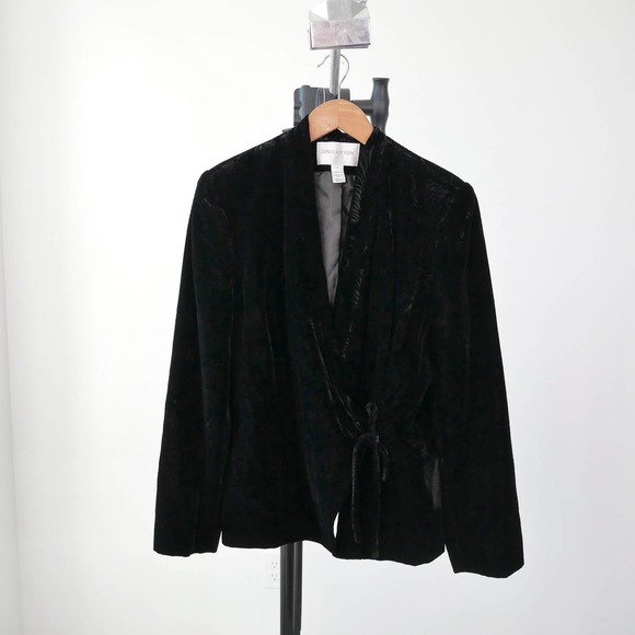Vintage Black Velvet Blazer - Picture 3 of 8